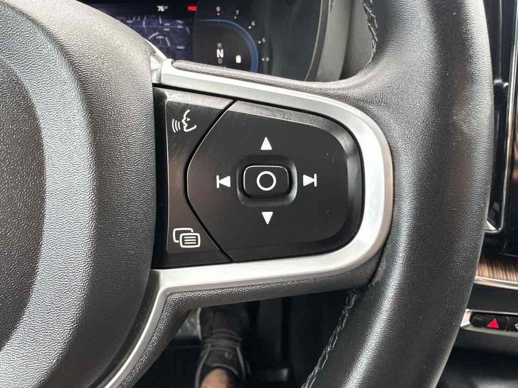 used 2022 Volvo XC60 car, priced at $27,910