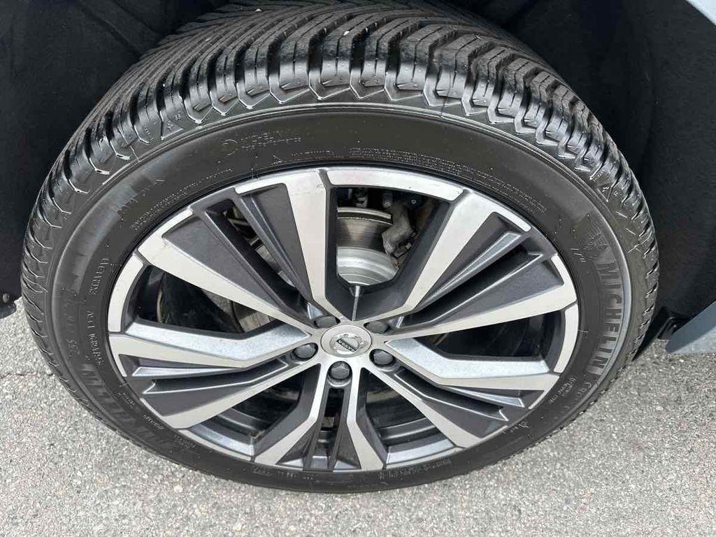 used 2022 Volvo XC60 car, priced at $27,910