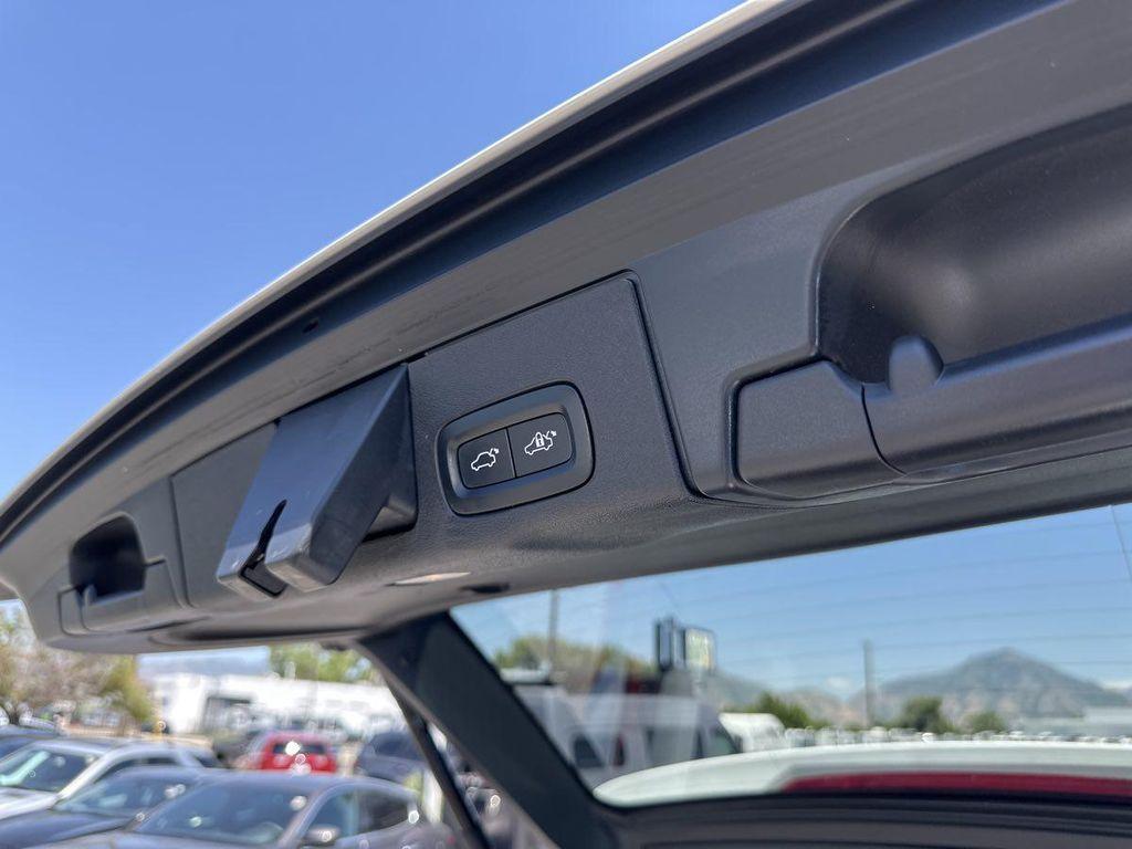 used 2022 Volvo XC60 Recharge Plug-In Hybrid car, priced at $35,710
