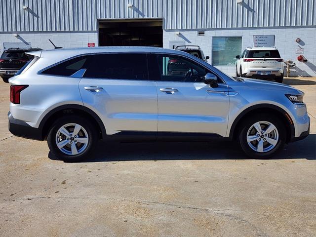 used 2022 Kia Sorento car, priced at $22,868