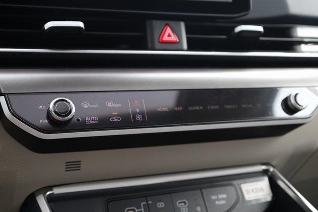new 2025 Kia Carnival Hybrid car, priced at $51,630