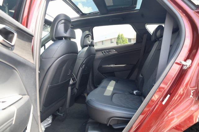 new 2025 Kia Sportage car, priced at $35,814