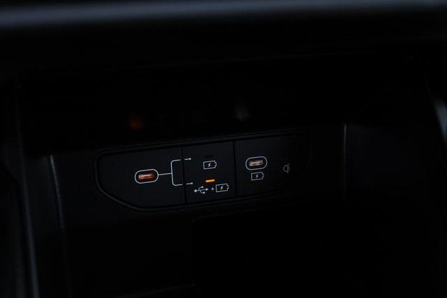 new 2025 Kia Sorento car, priced at $34,817