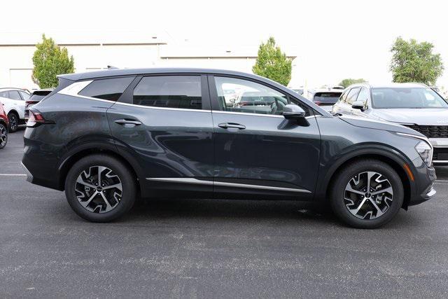 new 2025 Kia Sportage car, priced at $28,673