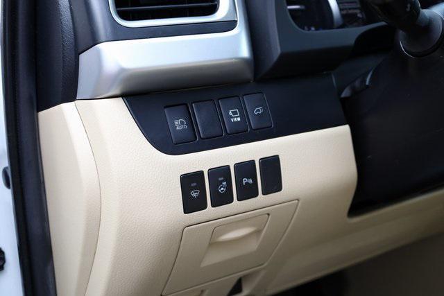 used 2019 Toyota Highlander Hybrid car, priced at $34,358
