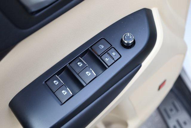 used 2019 Toyota Highlander Hybrid car, priced at $34,358