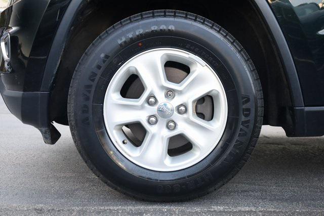 used 2015 Jeep Grand Cherokee car, priced at $12,140