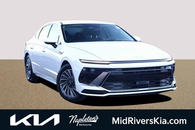 used 2025 Hyundai Sonata Hybrid car, priced at $26,732