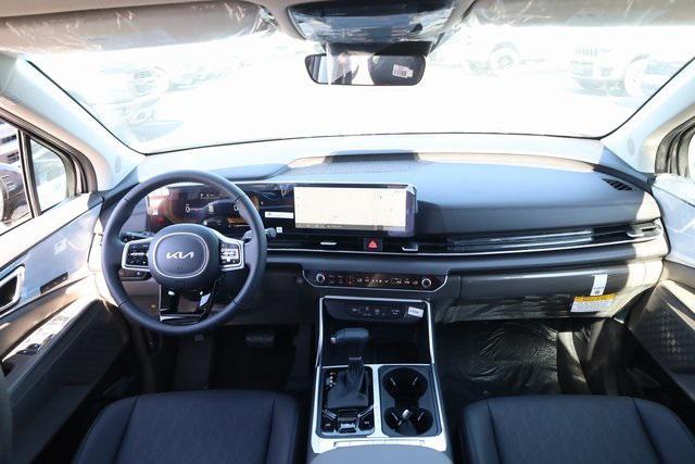 new 2025 Kia Carnival car, priced at $40,569