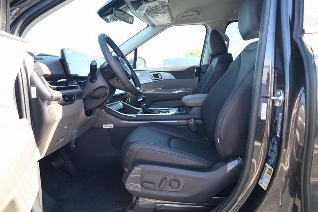 new 2025 Kia Carnival car, priced at $40,569