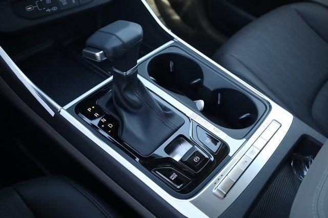 new 2025 Kia Carnival car, priced at $40,569