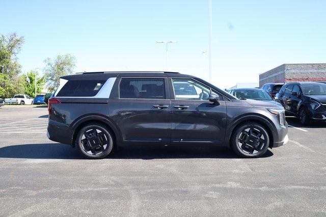 new 2025 Kia Carnival car, priced at $40,569