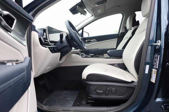 new 2025 Kia Sportage Hybrid car, priced at $32,153