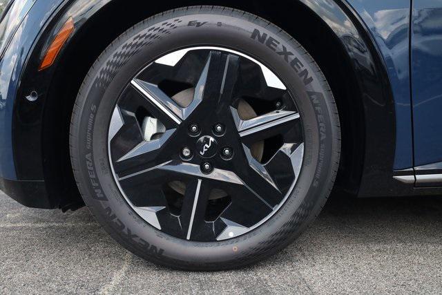 new 2025 Kia EV6 car, priced at $49,381