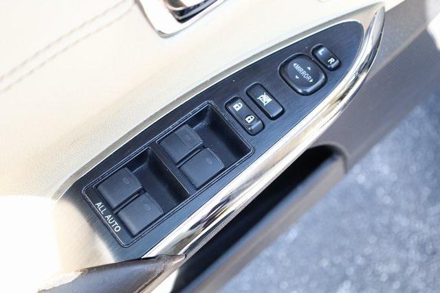used 2013 Toyota Avalon Hybrid car, priced at $15,601