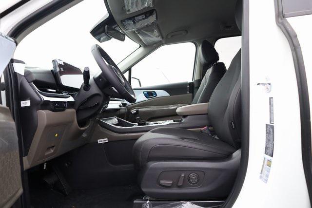 new 2025 Kia Carnival car, priced at $38,371