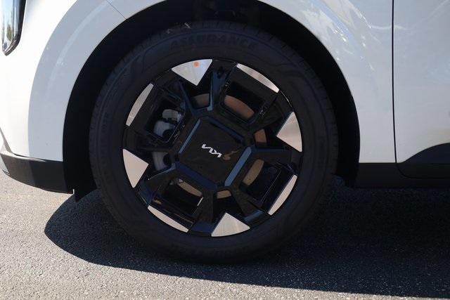 new 2026 Kia Carnival car, priced at $40,216