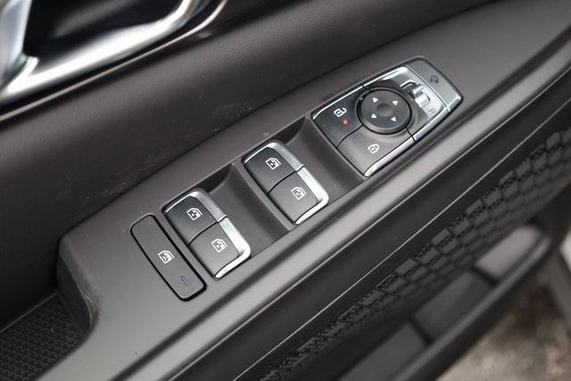 new 2025 Kia Carnival car, priced at $45,379