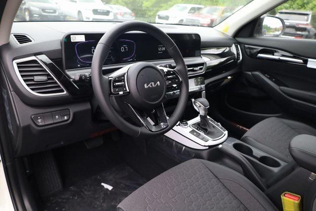 new 2025 Kia Seltos car, priced at $27,446