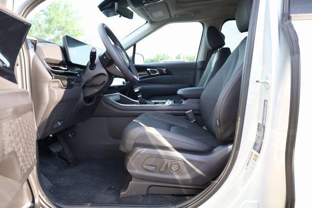 new 2026 Kia Carnival car, priced at $49,621