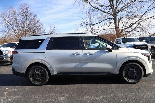 new 2025 Kia Carnival Hybrid car, priced at $43,644