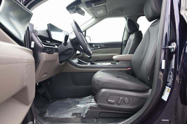 new 2025 Kia Carnival car, priced at $38,612