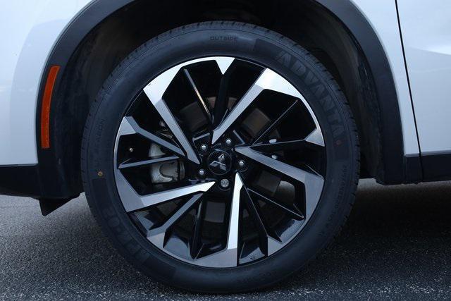 used 2024 Mitsubishi Outlander car, priced at $25,641