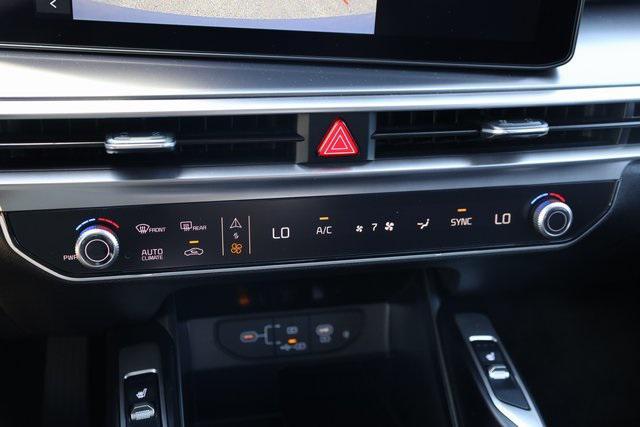 new 2025 Kia Sorento car, priced at $34,909