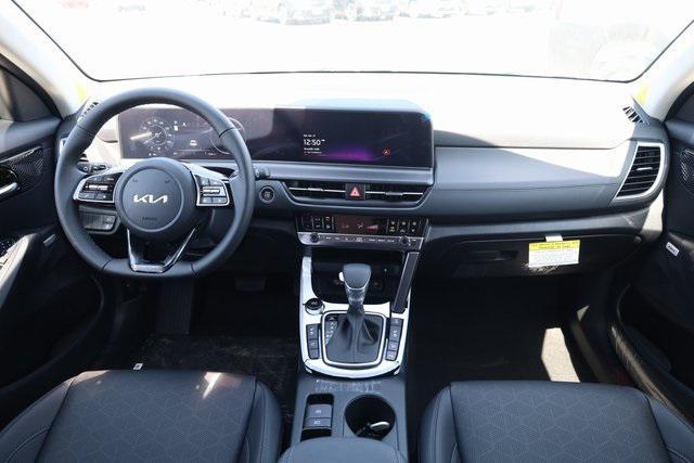 new 2025 Kia Seltos car, priced at $31,017