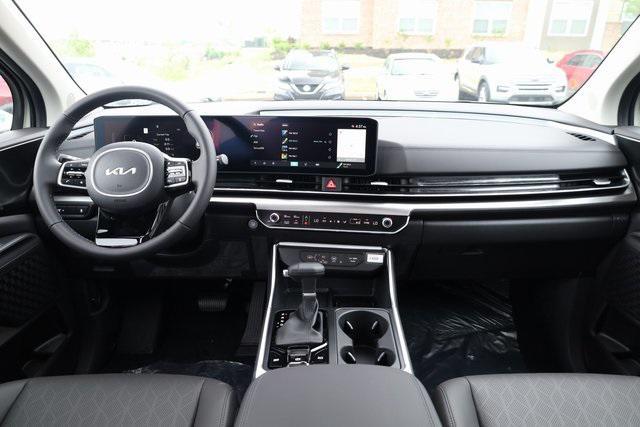 new 2025 Kia Carnival car, priced at $45,669