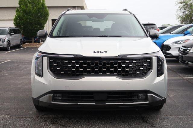 new 2025 Kia Carnival car, priced at $45,669