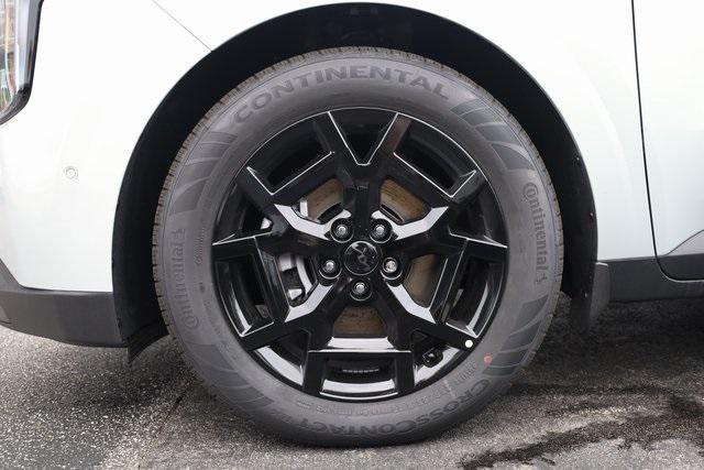 new 2025 Kia Carnival car, priced at $45,669