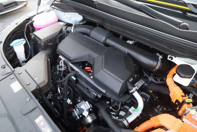 new 2025 Kia Carnival Hybrid car, priced at $51,439
