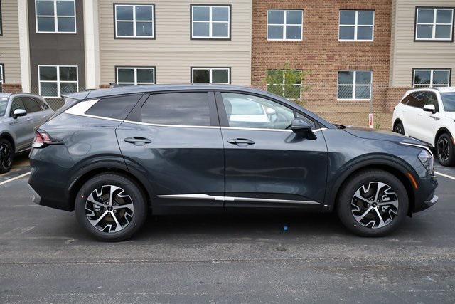 new 2025 Kia Sportage car, priced at $29,673