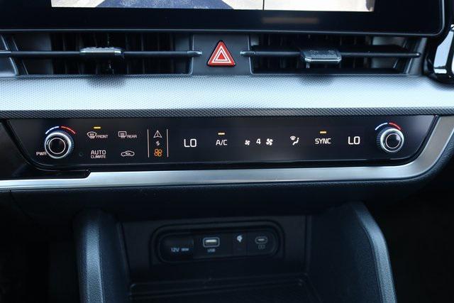 new 2025 Kia Sportage car, priced at $32,616