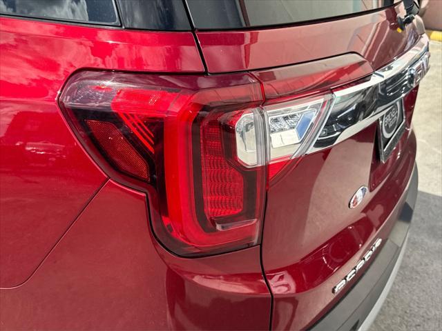 used 2023 GMC Acadia car, priced at $25,990