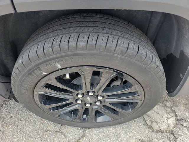 used 2022 GMC Acadia car, priced at $26,990