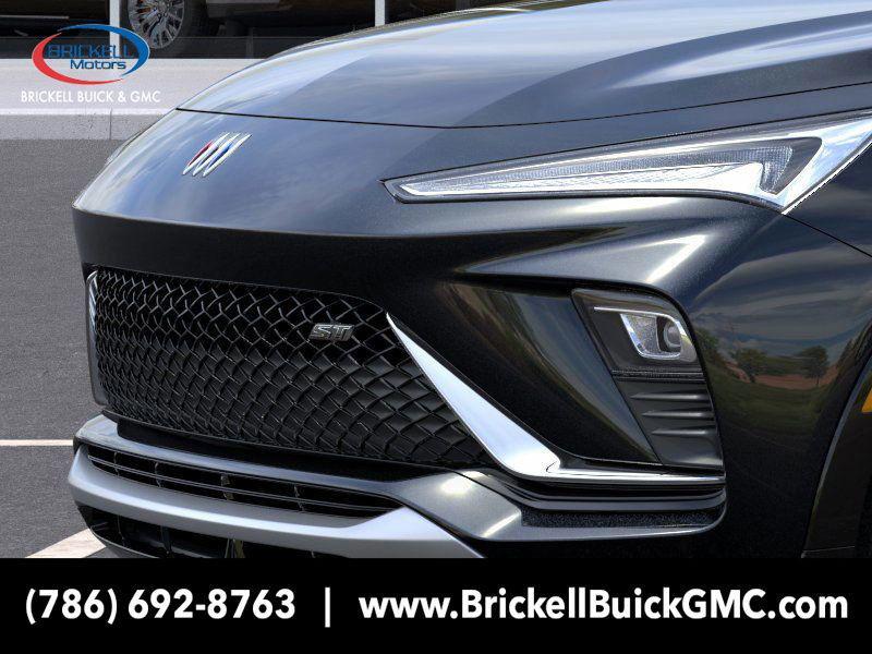 new 2025 Buick Envista car, priced at $25,362
