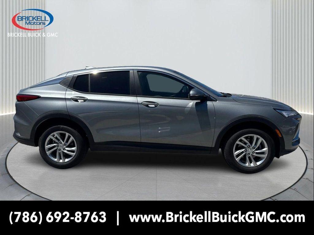 new 2025 Buick Envista car, priced at $22,676