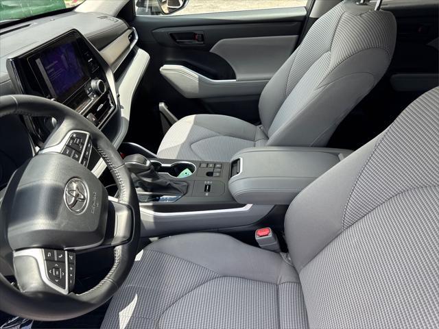 used 2024 Toyota Highlander car, priced at $37,300