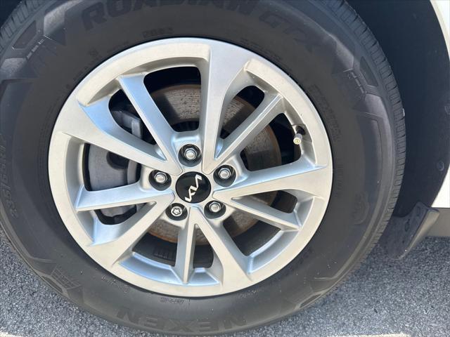 used 2024 Kia Carnival car, priced at $30,200