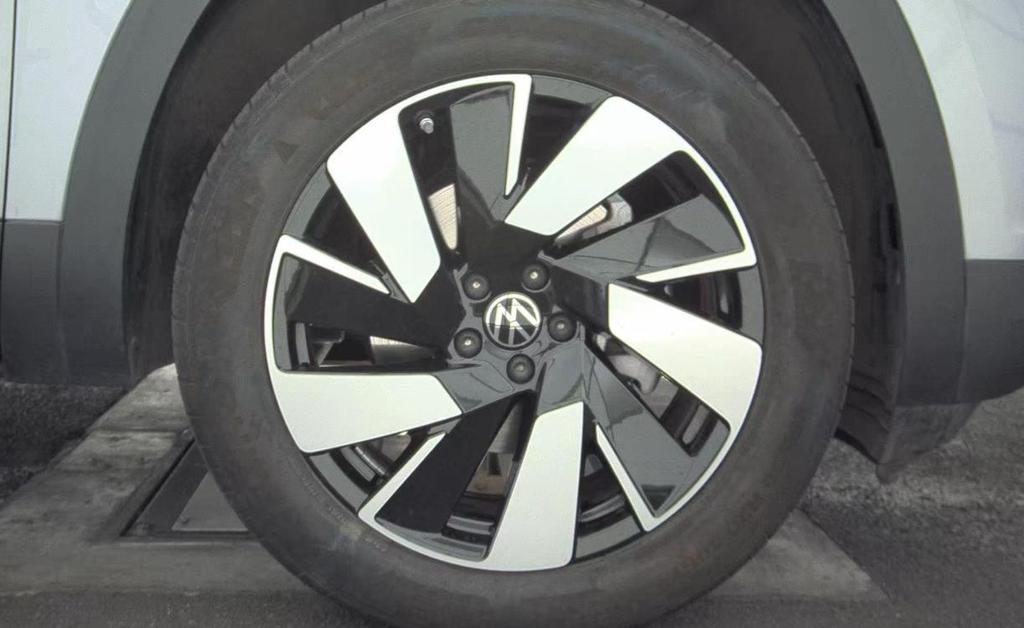 used 2024 Volkswagen Atlas Cross Sport car, priced at $32,000