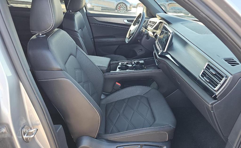 used 2024 Volkswagen Atlas Cross Sport car, priced at $32,000