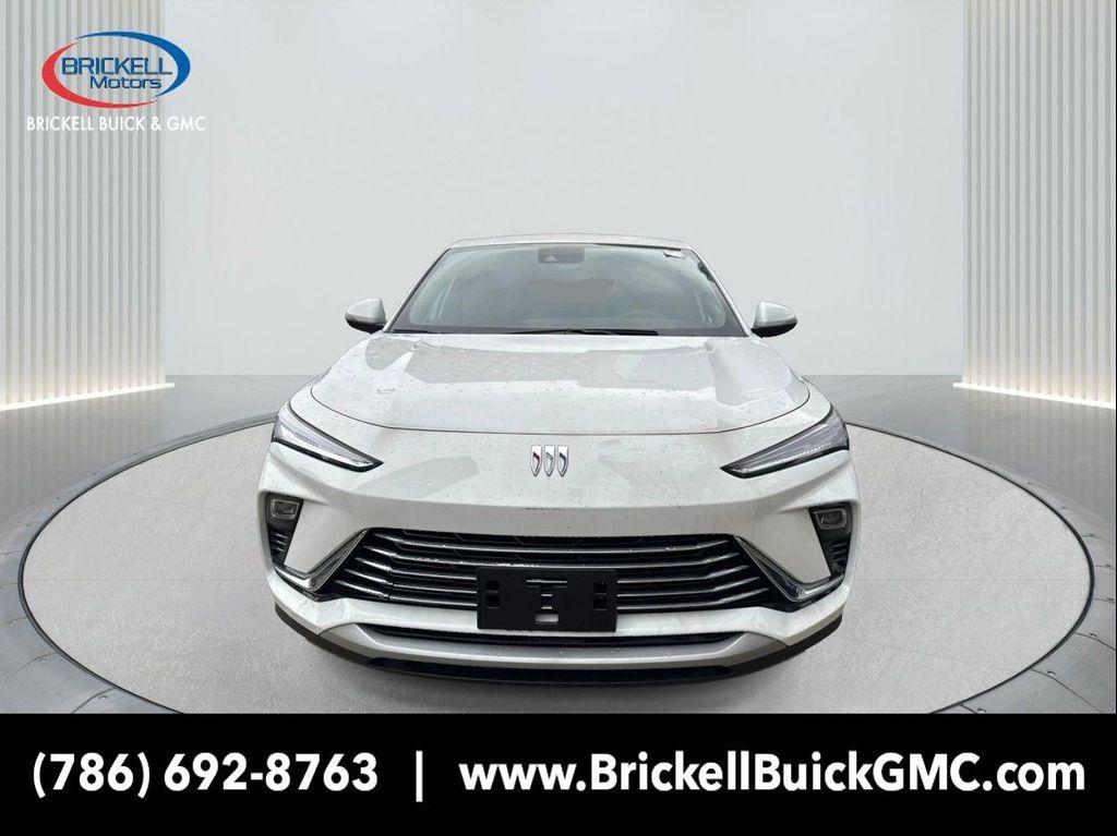 new 2025 Buick Envista car, priced at $22,676