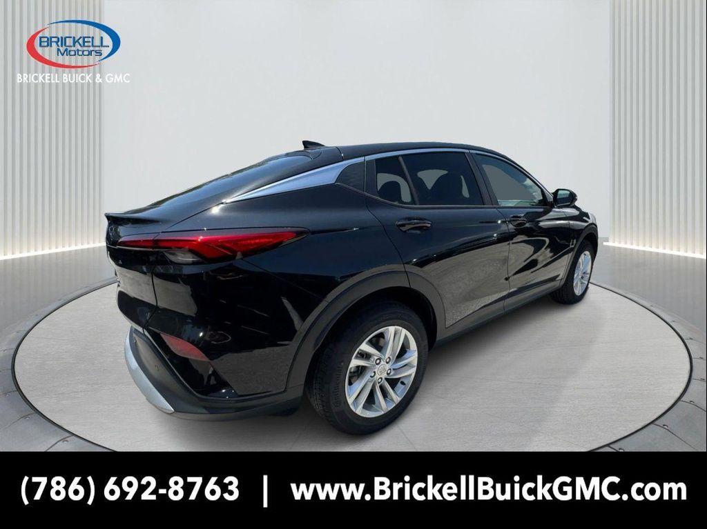 new 2025 Buick Envista car, priced at $23,121