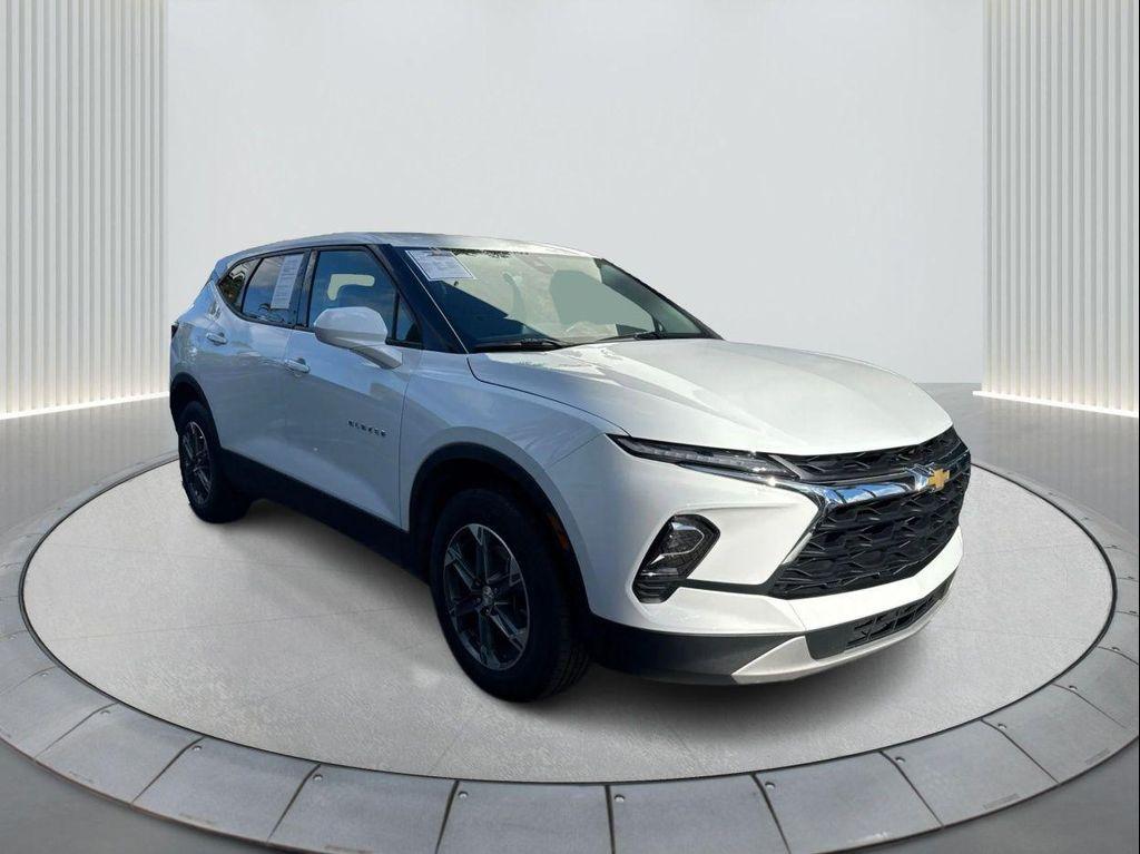 used 2025 Chevrolet Blazer car, priced at $24,900