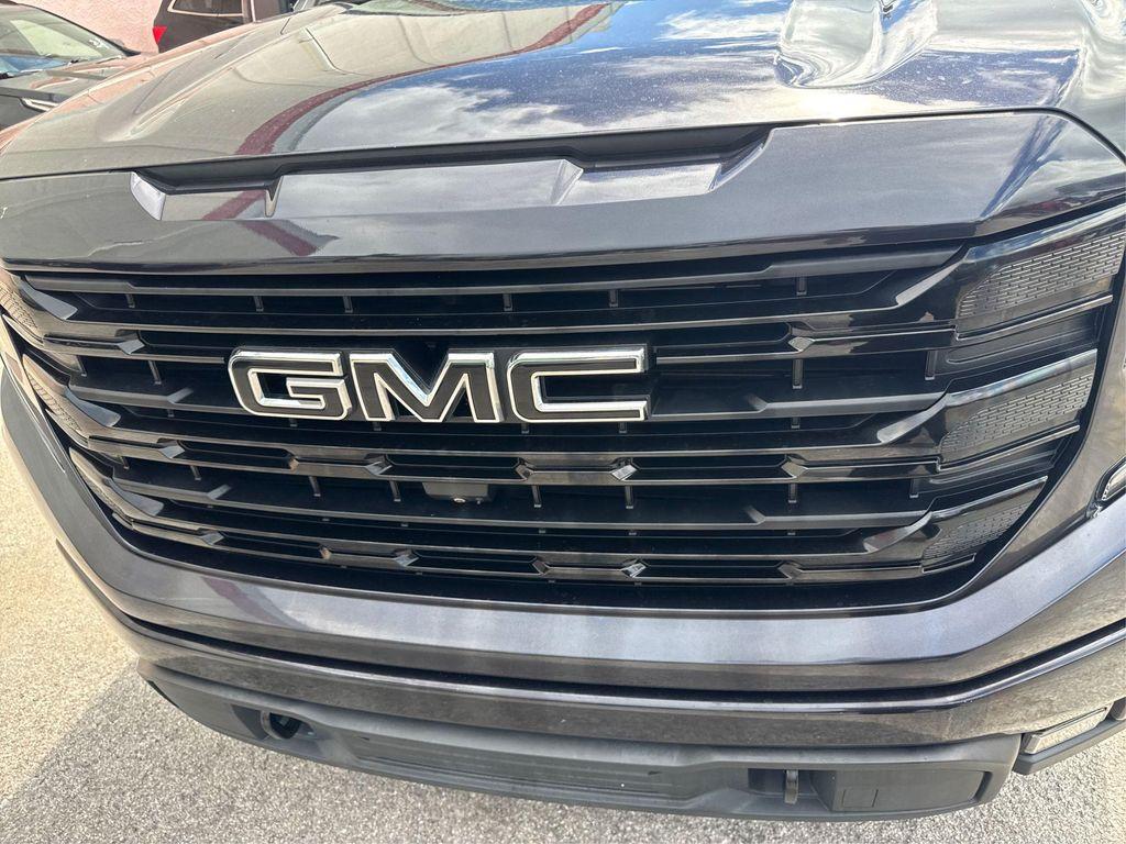 used 2022 GMC Sierra 1500 car, priced at $40,200