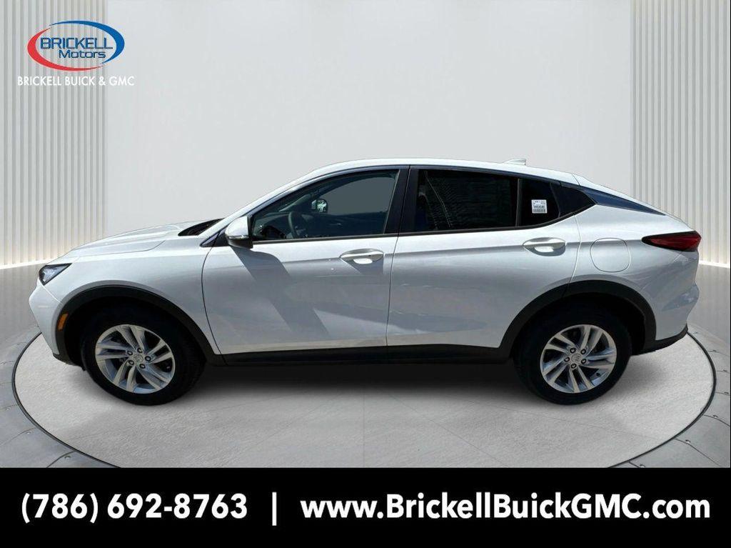 new 2025 Buick Envista car, priced at $24,107
