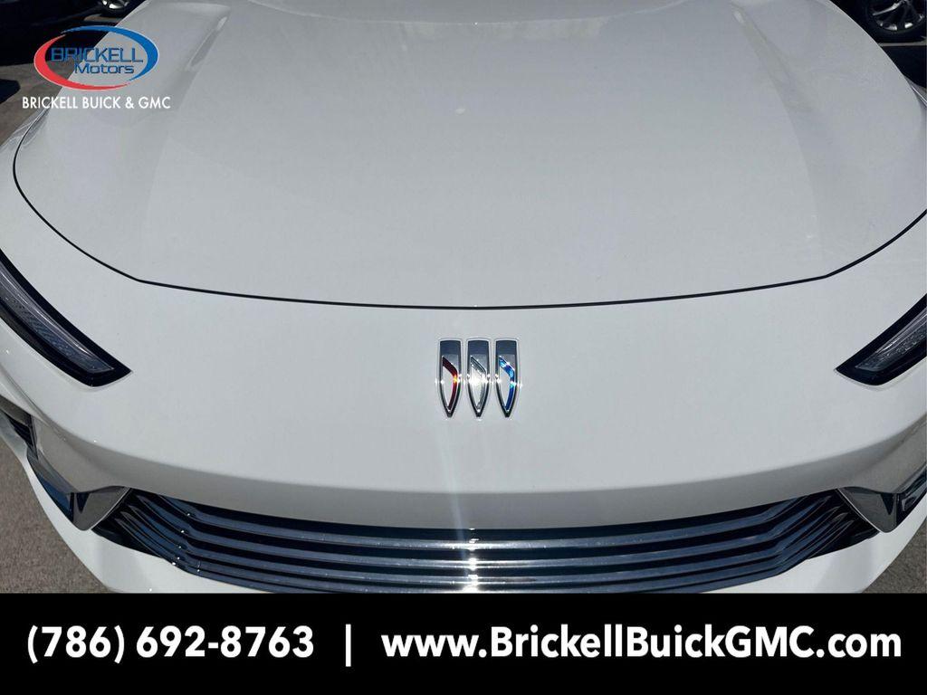 new 2025 Buick Envista car, priced at $24,107