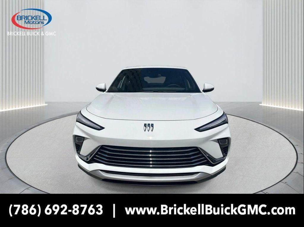 new 2025 Buick Envista car, priced at $24,107